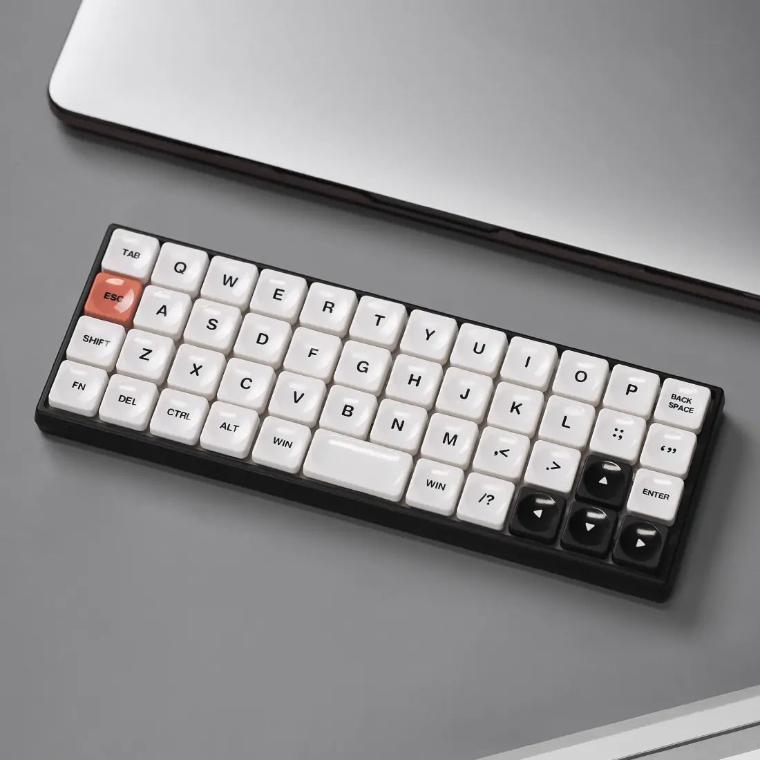 Chosfox x Masro Geonix Rev.2 low-profile ortholinear mechanical keyboard