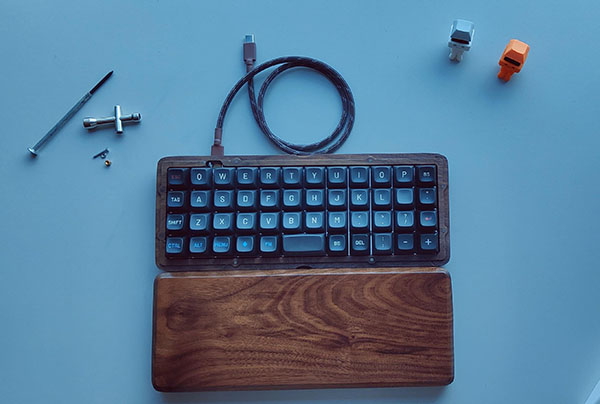 Datamancer has the best hardwood case for your Planck 40 percent keyboard 40% keyboard