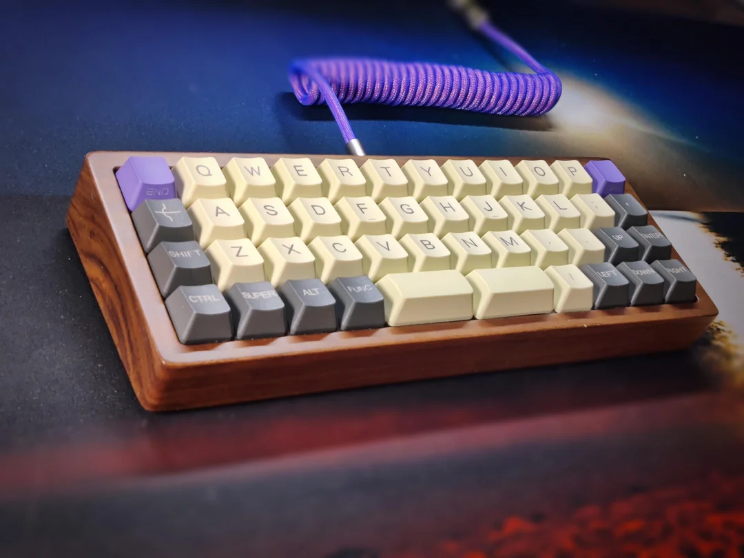 Walnut case, Air40 Ortholinear PCB